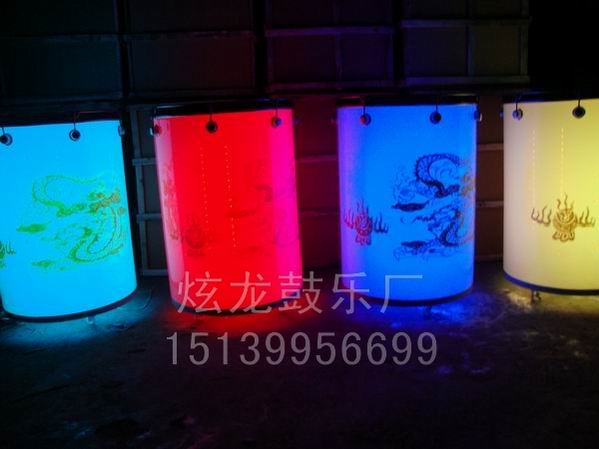 乳白帶龍水鼓